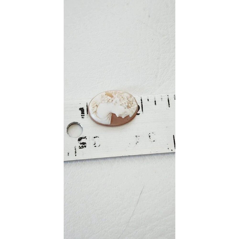 Vintage Loose Hand Carved Shell Cameo Woman Facing Right 1